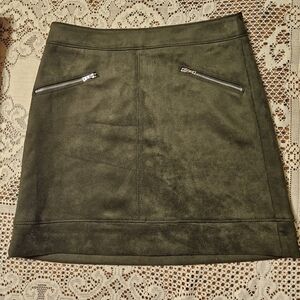 Ann Taylor LOFT Olive Green Faux Suede Mini Skirt Size 6
